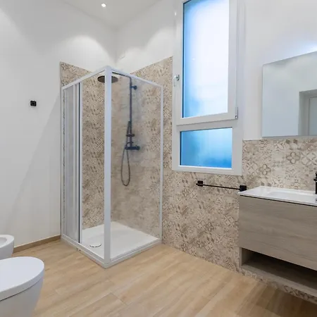 Itadhome - House - Modern In Center 사사리