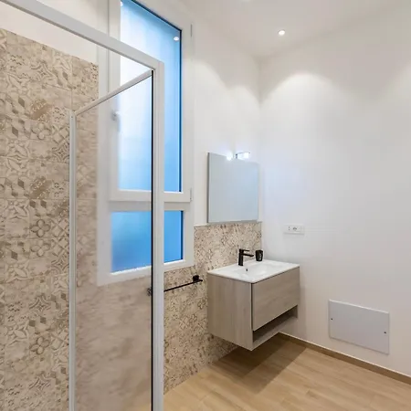 Itadhome - House - Modern In Center * 사사리
