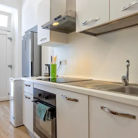 Itadhome - House - Modern In Center 사사리